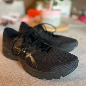 Men’s Size 12.5 Adidas Shoes - All Black